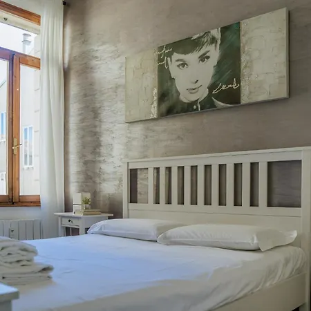 Yourbanflat Clock Tower Apartman *