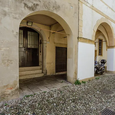 Apartment Yourbanflat Clock Tower